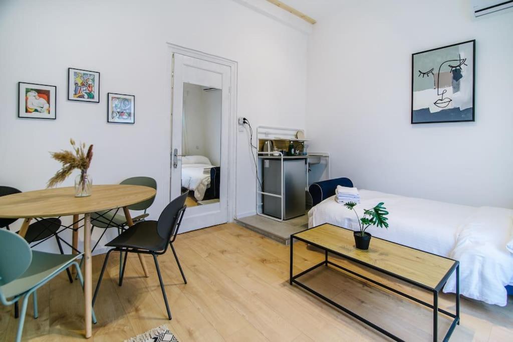 Cool 2 Bedrooms 2 Livingrooms Apartment *